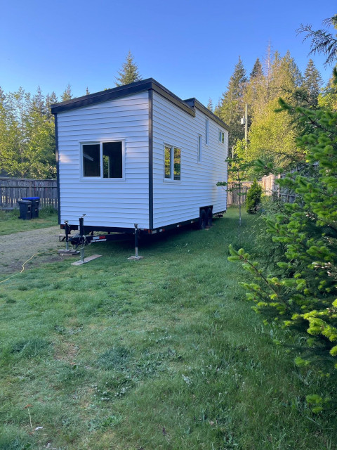 Canadiana Exterior